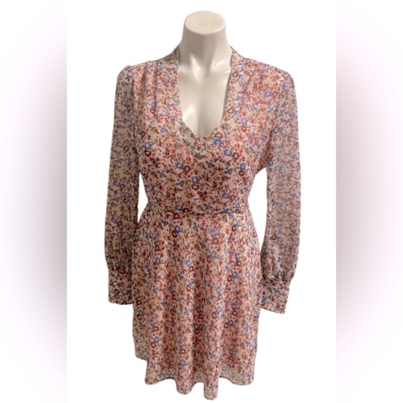 The East Order Sophie V-Neckline Floral Long Sleeve Mini Dress - Picture 3 of 10